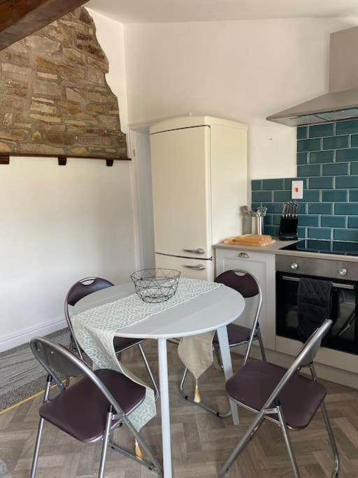South Cottage - Garden, Views, Parking, Dogs, Cheshire, Walks, Family Adlington 외부 사진